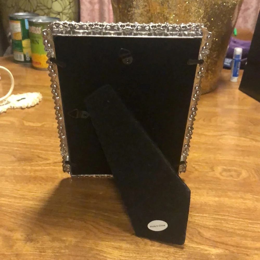 Beautiful Faux Pearl & Rhinestone “Faith” Photo Frame. Holds a 5 x 7 pic!